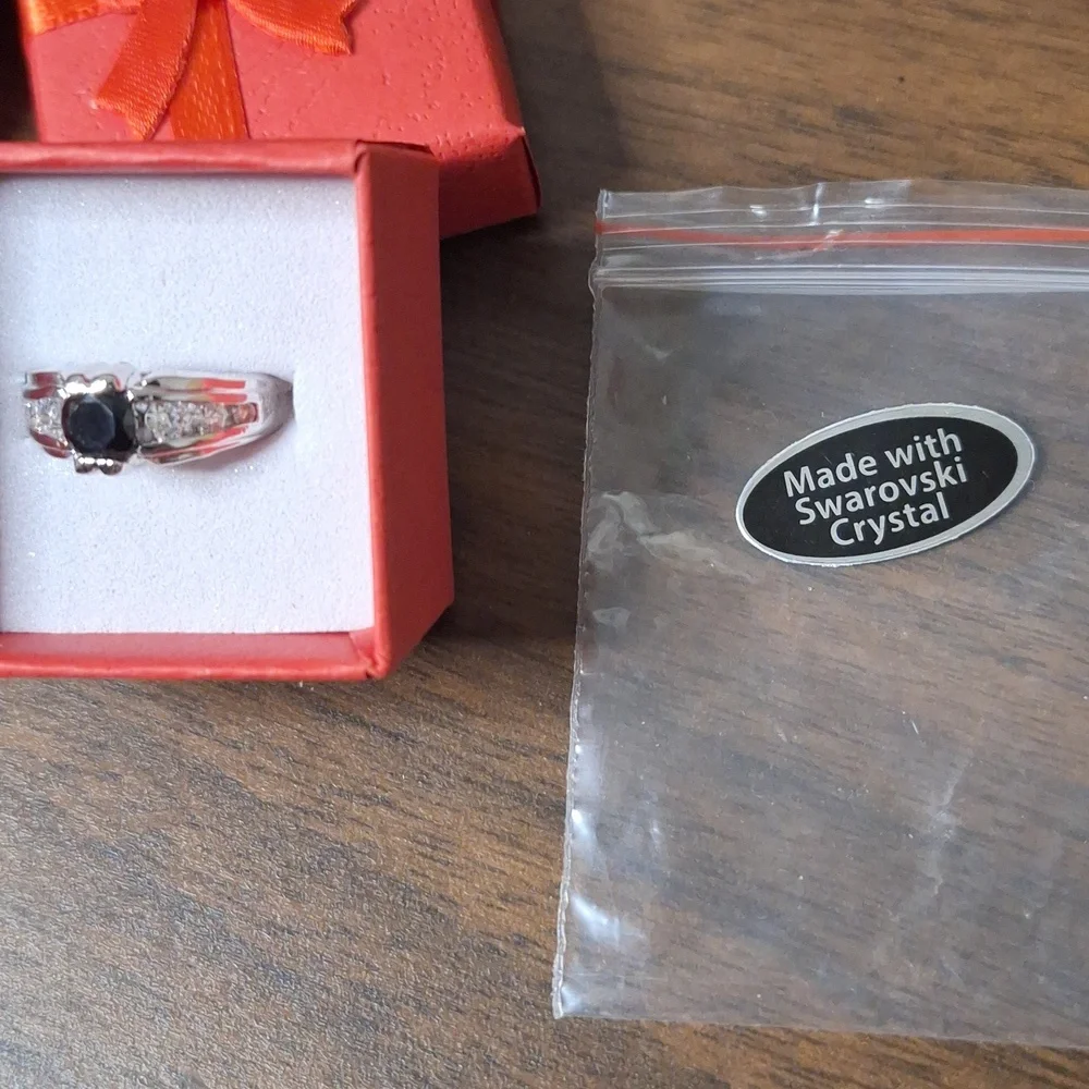 Swarovski Crystal Elements Silver and Black Gemstone Ring